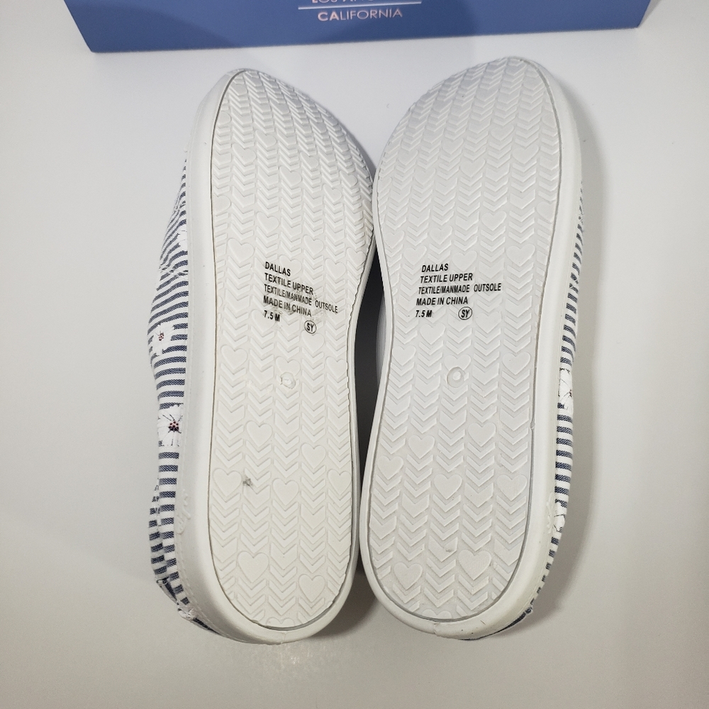 Brand New Daisy Canvas Comfort Insole Sneaker 7.5 - Picture 5 of 7
